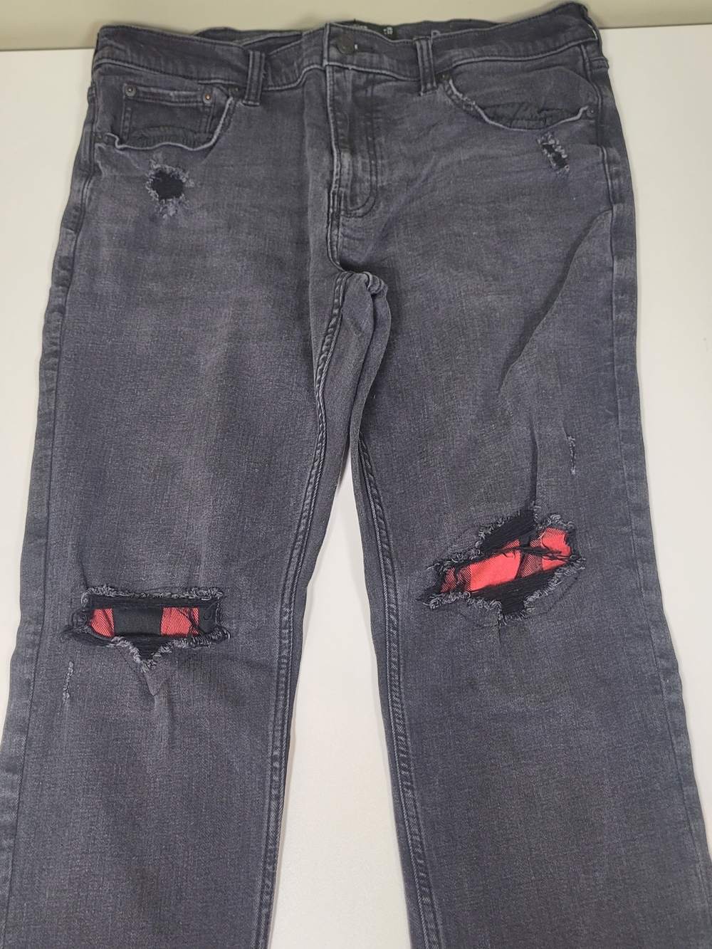 Hollister Men's Distressed Black Skinny Jeans Plaid Patch 36x32